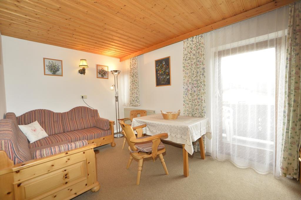 Ferienwohnung Fischerhof Leutasch Habitación foto